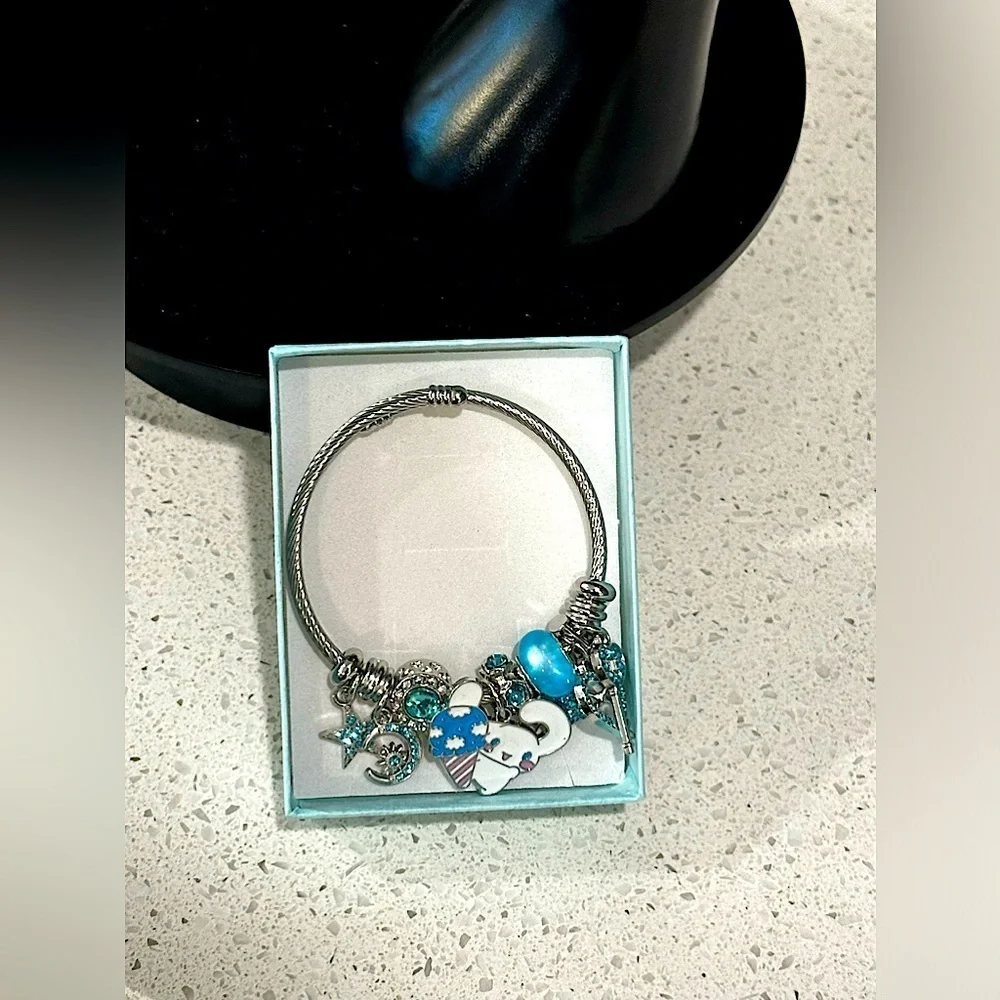 NIB-Sanrio’s Cinnamoroll Studded Charm Bracelet